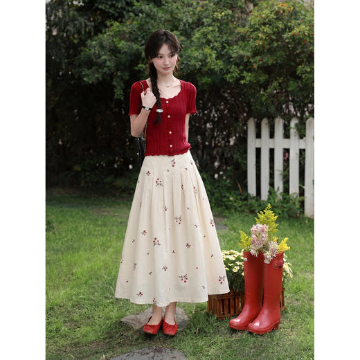 鹿向南「春野漫歌」温柔风碎花杏色半身裙女夏季新款百搭A字长裙 商品图4