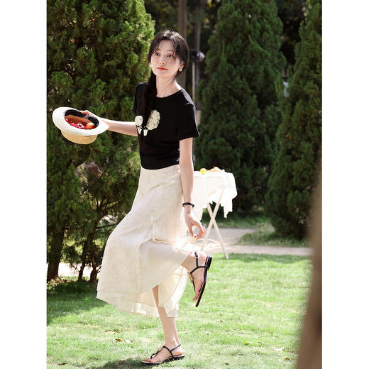 鹿向南「蝶落白纱」新中式杏色印花半身裙女夏季新款气质A字长裙 商品图2