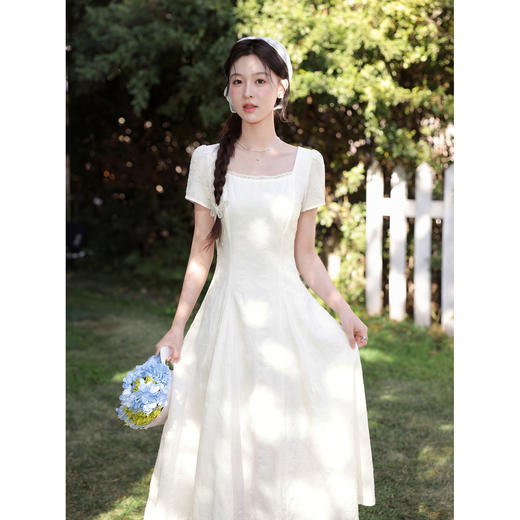 鹿向南「浅杏叙语」米杏色短袖连衣裙夏季新款显瘦气质优雅长裙女 商品图3