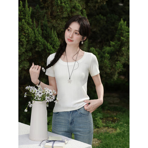 鹿向南「锦衣织夏」简约百搭U领白色T恤女夏新款正肩修身短袖上衣 商品图3