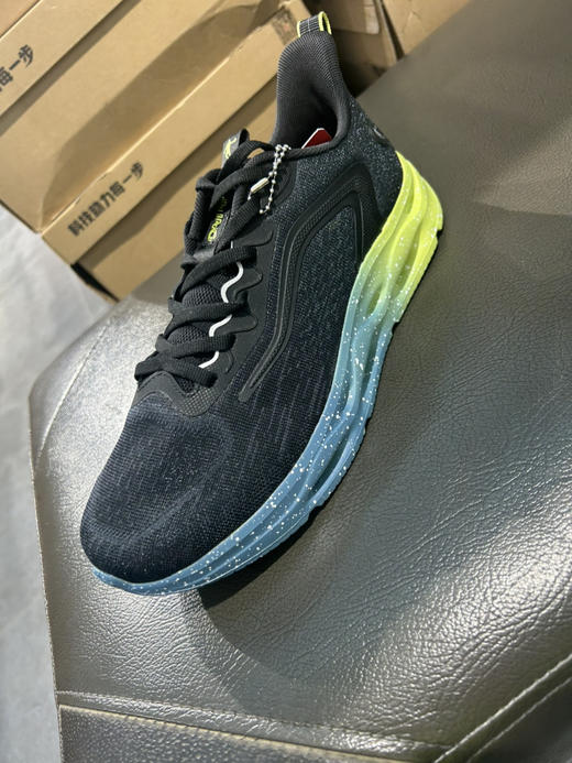 MJ乔丹跑步鞋男2025夏季透气轻便缓震舒适运动鞋男鞋BM23240235 商品图2