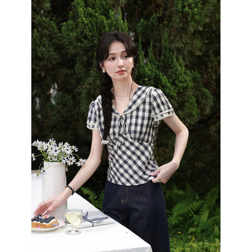 鹿向南「格序晚风」黑白格V领衬衫夏季新款设计感气质短袖上衣女 商品图2