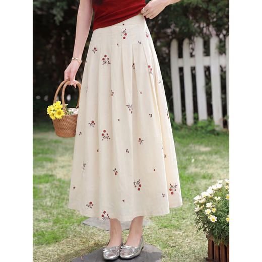 鹿向南「春野漫歌」温柔风碎花杏色半身裙女夏季新款百搭A字长裙 商品图0