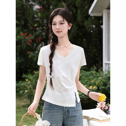 鹿向南「云白轻叙」白色V领短袖T恤夏新款修身显瘦百搭气质上衣女 商品图0
