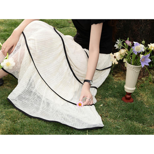 鹿向南【0420/20:00新品前1小时7折限量100件】气质米白色半身裙 商品图4