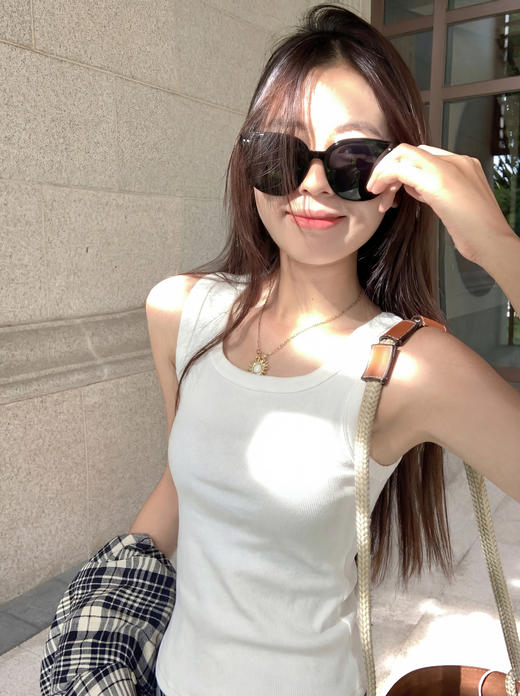 <曾小咸推荐>韩系u领4色背心修身【预售7-15天发货】 商品图5