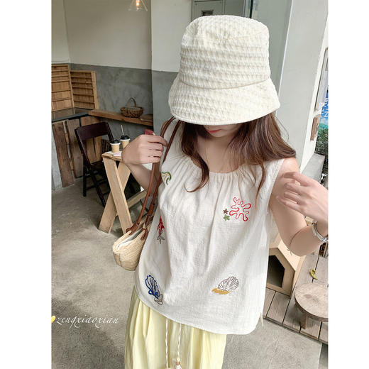 <曾小咸推荐>4.20现货秒杀 ！微信超特价！韩系刺绣碎褶无袖背心 日常139.99 立减70 秒杀69.99！！休闲裤 秒杀69.99！！ 商品图2