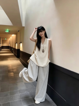 <曾小咸推荐> 4.20新品上新 挂脖v领背心+条纹阔腿裤套装 日常价189/套！活动价129/套！单件背心69！单件条纹休闲裤79！【预售款，预计3-15天发货】