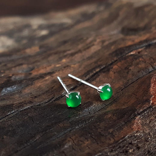 【天然正品】A货翡翠AU750白金镶天然细腻满绿冰种蛋面翡翠耳钉14.4*3.4*3.4MM（皆取最大值）250326NJS20 商品图2