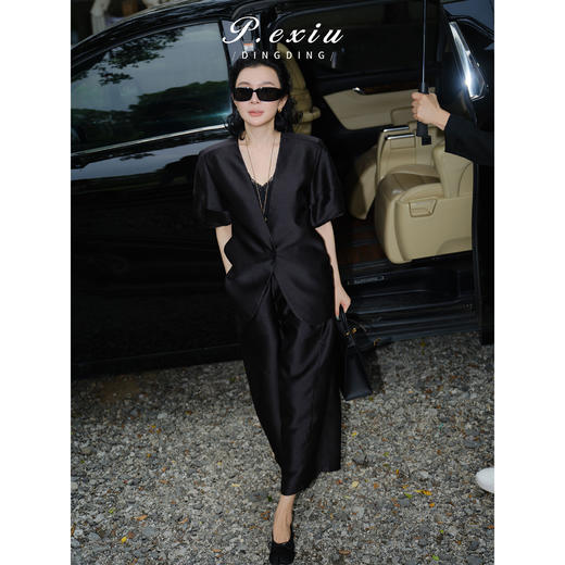 PanYiXiu/潘依绣 极简美学高级感气质松弛通勤泡泡袖V领西装外套 M9370 商品图2