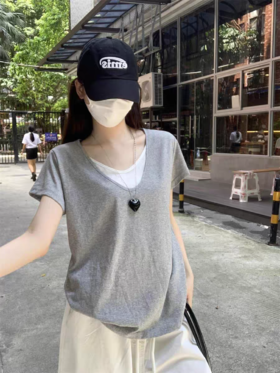 <曾小咸推荐> 4.20新品上新 拼接假两件v领短袖 原价99！！ 活动价59！！【预售款，预计3-15天发货】