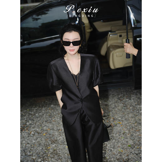 PanYiXiu/潘依绣 极简美学高级感气质松弛通勤泡泡袖V领西装外套 M9370 商品图3