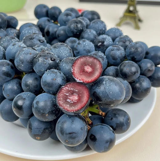 石家庄优选仓库速达，蓝莓葡萄，脆甜多汁，果肉紧实，皮薄无核，净重2.5斤礼盒 商品图4