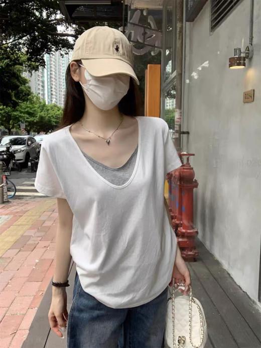 <曾小咸推荐> 4.20新品上新 拼接假两件v领短袖 原价99！！ 活动价59！！【预售款，预计3-15天发货】 商品图1