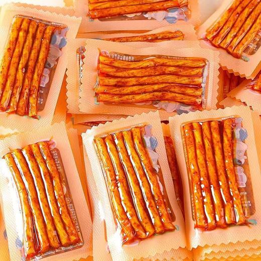 【麻辣过瘾❗解馋必备】博士牛筋辣条辣棒小包装牛筋豆筋麻辣面筋卷解馋怀旧零食小吃。xb 商品图2