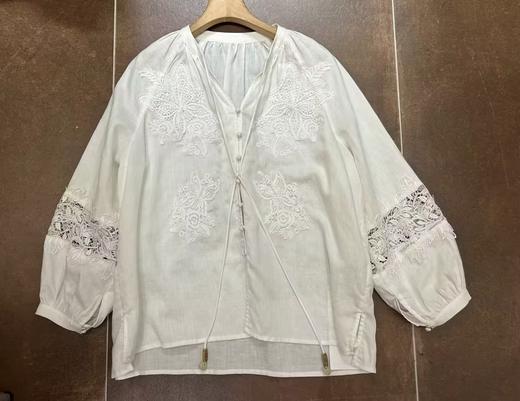 【门店同款】ENJOY春季花朵镂空精致上衣 170551690 商品图0