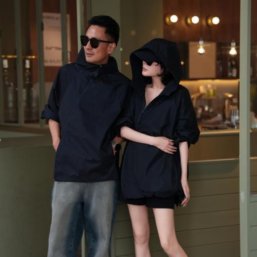 PanYiXiu/潘依绣小众款松弛慵懒斜裁门襟宽松百搭连帽长袖外套 W-63783 商品图1