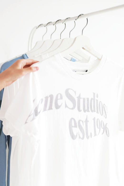 时髦精的显瘦tee，短袖+长袖一起。胸口印花做旧复古圆领E041888 商品图4