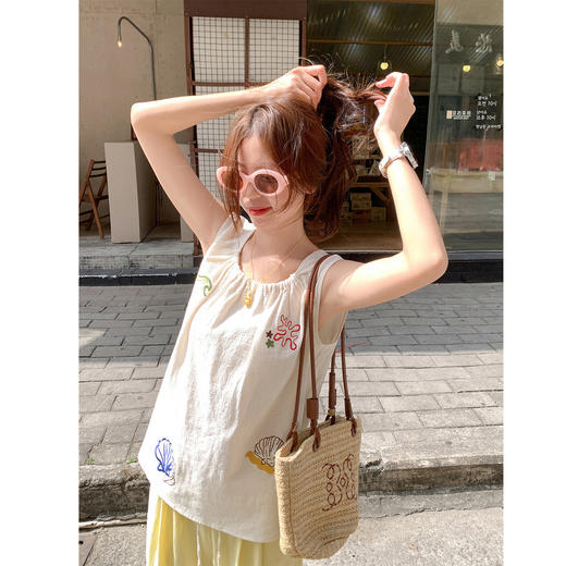 <曾小咸推荐>4.20现货秒杀 ！微信超特价！韩系刺绣碎褶无袖背心 日常139.99 立减70 秒杀69.99！！休闲裤 秒杀69.99！！ 商品图3