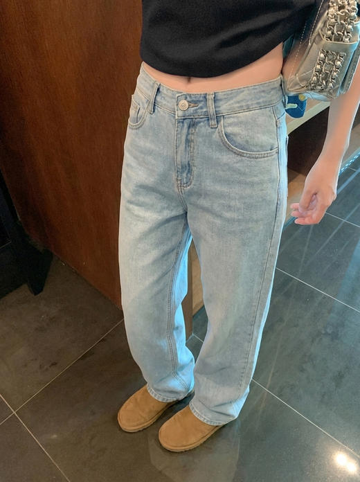 <曾小咸推荐> 4.20新品上新 浅色窄版直筒牛仔裤 日常159！！  活动89！！【预售款，预计3-15天发货】 商品图0