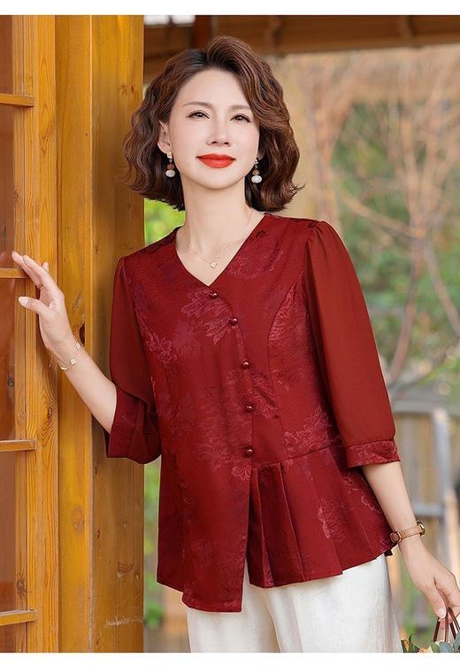 母亲节限量🤗优雅气质妈妈款💗『俏墨母亲节洋气妈妈冰丝T恤』高级简约耐看👏妈妈穿上气质直接拉满💯 ✅百搭不挑人，简约纯色显贵气，越穿越有气质  商品图3