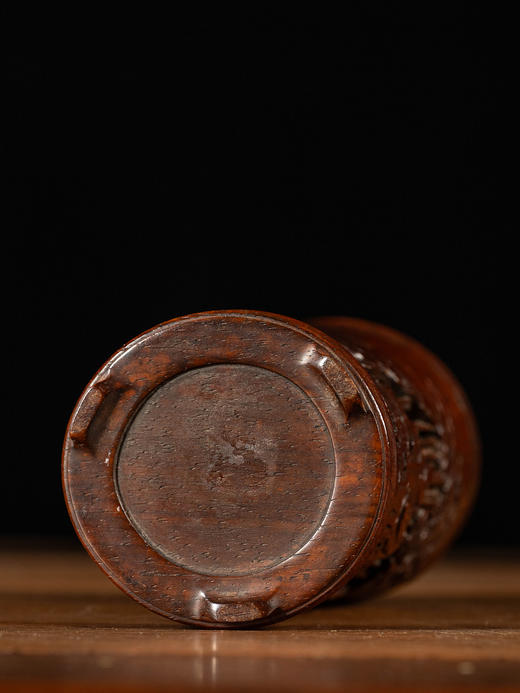 清 张宏裕款竹雕竹林雅集笔筒（红木口底） 商品图4