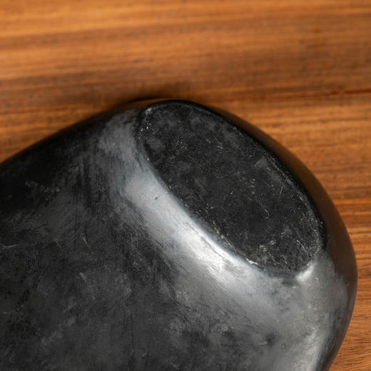 明 桃形池眉纹歙砚 商品图3