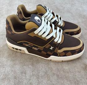 男款Trainer 绒面革板鞋zo