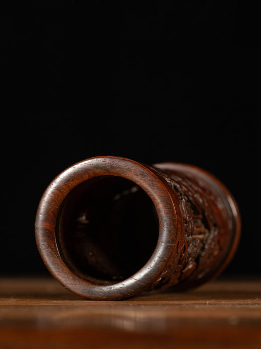 清 张宏裕款竹雕竹林雅集笔筒（红木口底） 商品图1