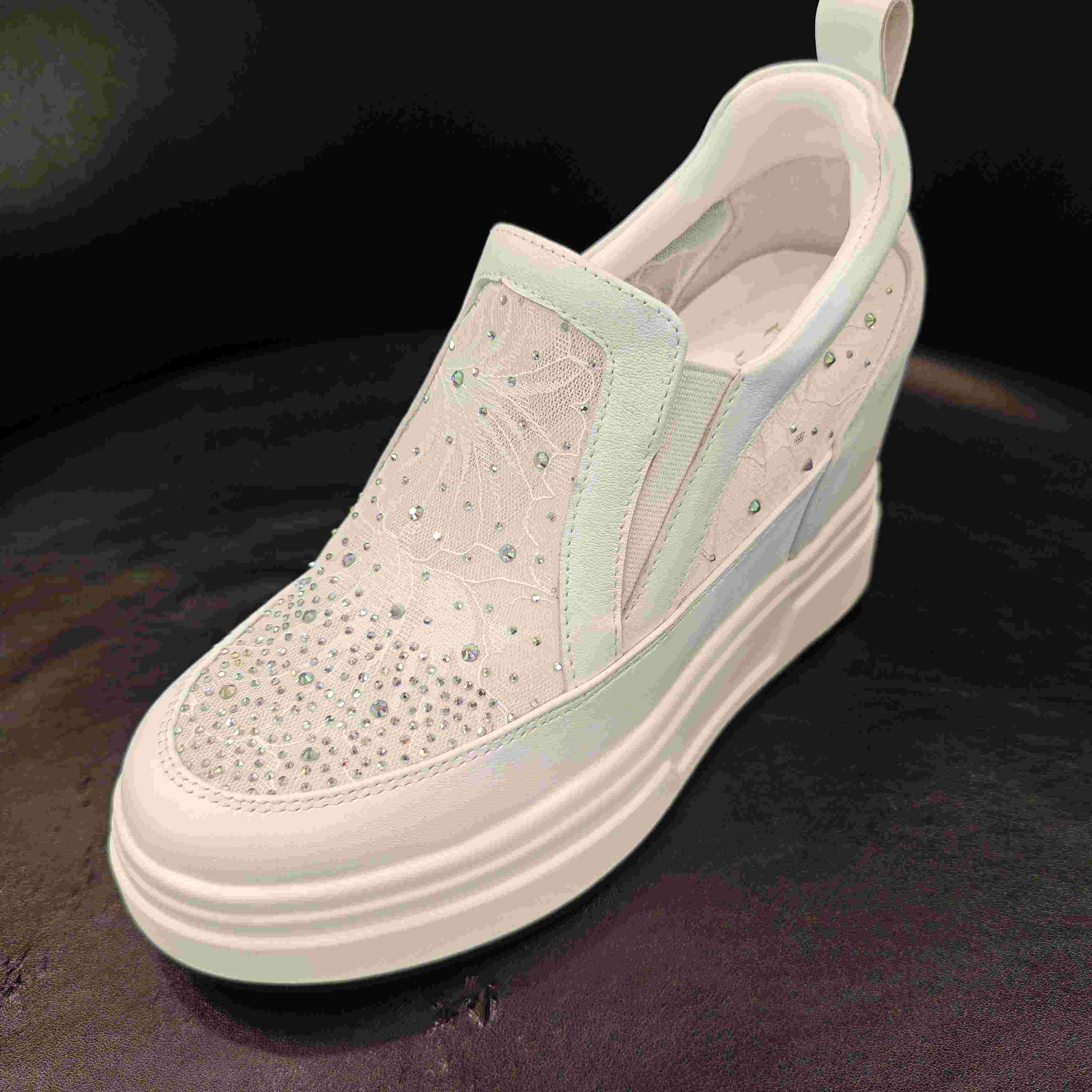 LFGJ凌介 18809内增高网纱钻饰休闲鞋