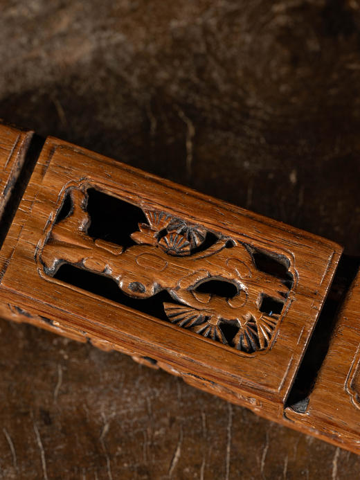 清 黄花梨整挖透雕松梅双清墨床 商品图2