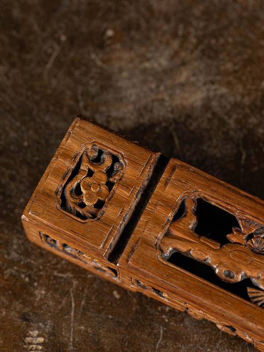 清 黄花梨整挖透雕松梅双清墨床 商品图1