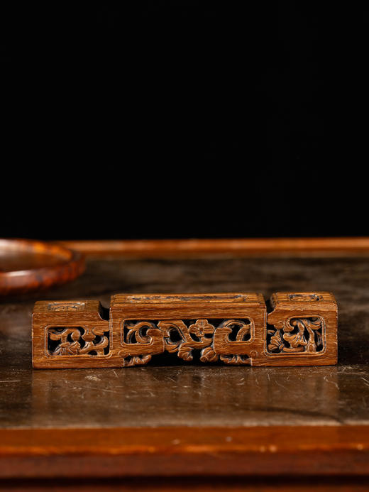 清 黄花梨整挖透雕松梅双清墨床 商品图4