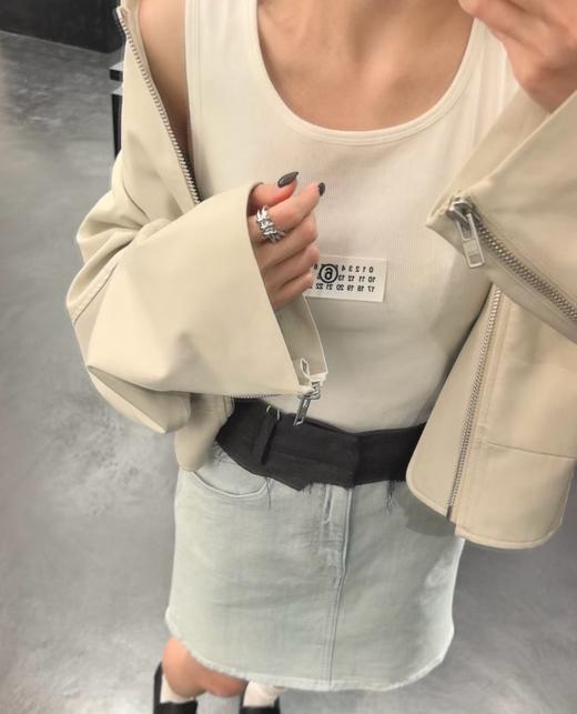 女款数字标弹力修身针织背心he016 商品图4