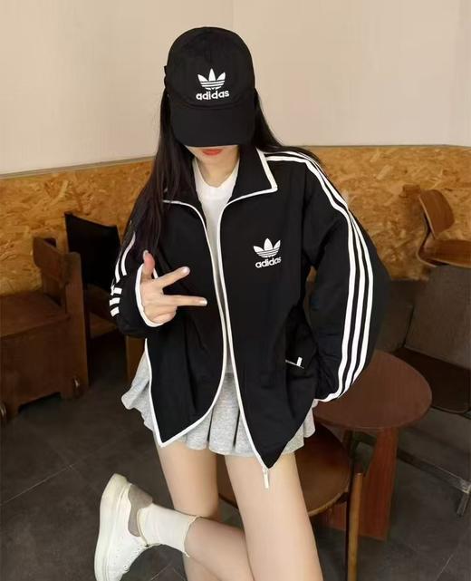 春秋新款刺绣三叶草外套男女同款运动潮流三条杠情侣宽松上衣立领外套 商品图0