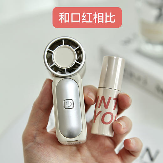 热卖！一秒清凉 超强续航！塞尔兰斯 迷你手持高速风扇 掌心飓风 6档调节100g轻量化设计 X688 商品图5