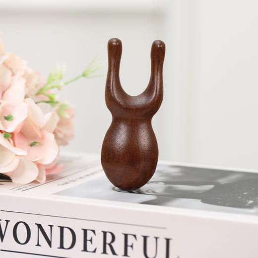 母亲节专属！【辅元堂金丝檀木梳礼盒套装】巴西进口金丝檀木 一梳多用 梳发顺发 头部按摩 经络疏通 小巧便捷 多场景使用 把日常疲惫轻轻揉散 商品图7