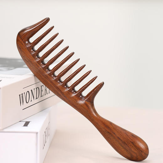 母亲节专属！【辅元堂金丝檀木梳礼盒套装】巴西进口金丝檀木 一梳多用 梳发顺发 头部按摩 经络疏通 小巧便捷 多场景使用 把日常疲惫轻轻揉散 商品图6