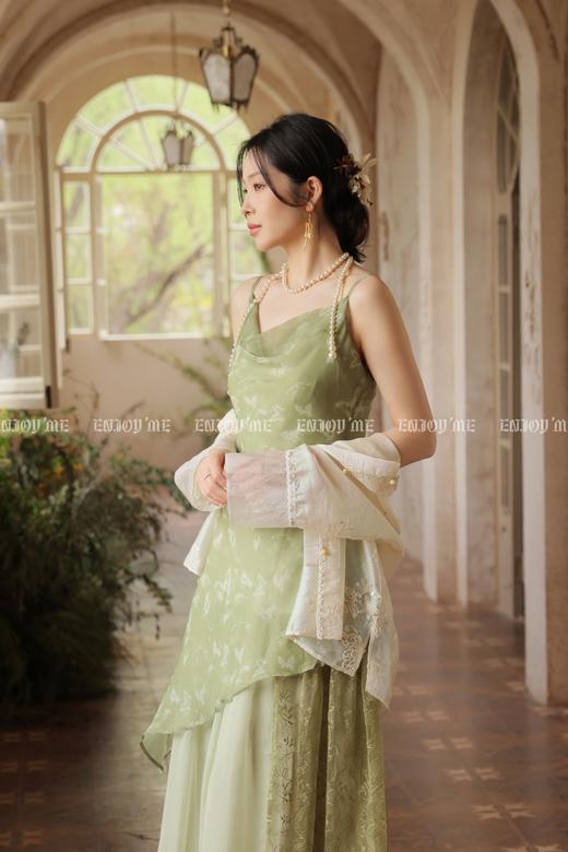 【门店同款】ENJOY夏季“游园戏梦”春山蝶影吊带裙 171143452 商品图1