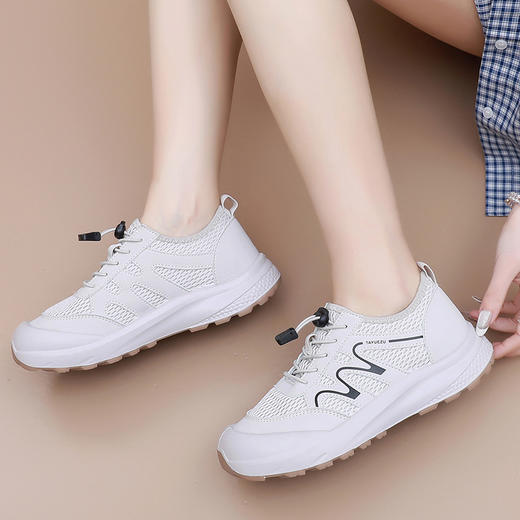 夏季休闲鞋yyds！【踏月族--缓云软弹轻盈镂空鞋】软糯舒适超百搭、透气网面拼接设计、柔软不闷不磨脚不累脚、舒适百搭防滑增高、轻盈耐磨颜值高！ 商品图11
