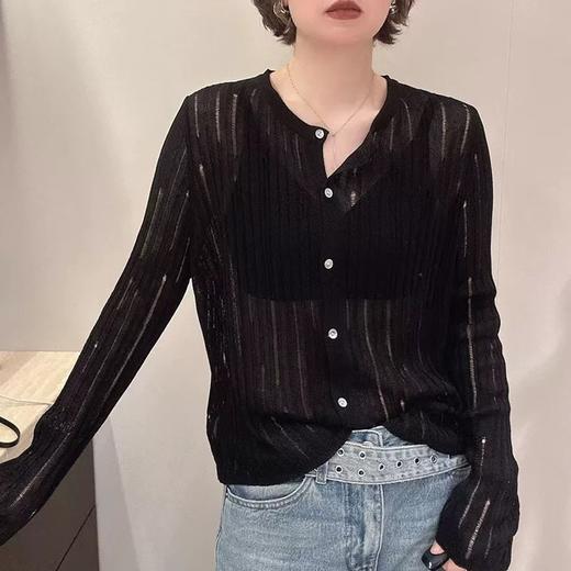 春夏刚需的天丝亚麻镂空防晒坑条针织开衫 商品图10