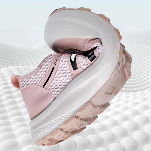 夏季休闲鞋yyds！【踏月族--缓云软弹轻盈镂空鞋】软糯舒适超百搭、透气网面拼接设计、柔软不闷不磨脚不累脚、舒适百搭防滑增高、轻盈耐磨颜值高！ 商品图7