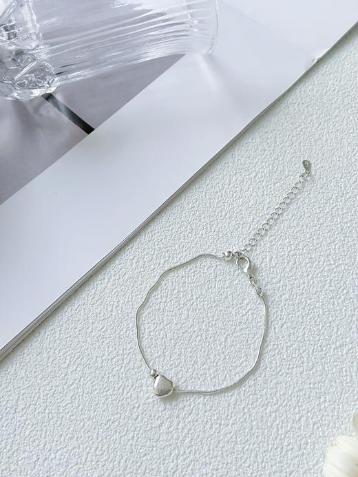 鹿鹿推荐 •高级金属感个性ins爱心手链 商品图3