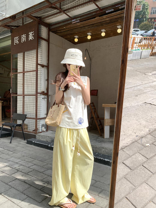 <曾小咸推荐>4.20现货秒杀 ！微信超特价！韩系刺绣碎褶无袖背心 日常139.99 立减70 秒杀69.99！！休闲裤 秒杀69.99！！ 商品图5
