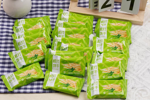 💰19.9拿下80包❗️【香葱苏打饼干】😋真的香到我啦‼️香葱味的苏打饼干，浓浓的香葱味，咸香酥脆💖老少皆宜 商品图0