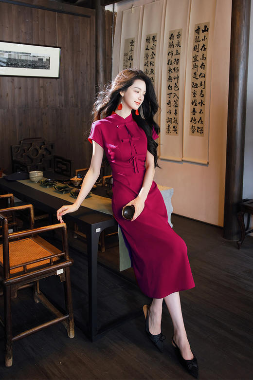 逸红颜明月优选｜#【绾红】🌹复古热烈 · Miu系·新中式手工蝴蝶结醋酸缎面旗袍裙 商品图6