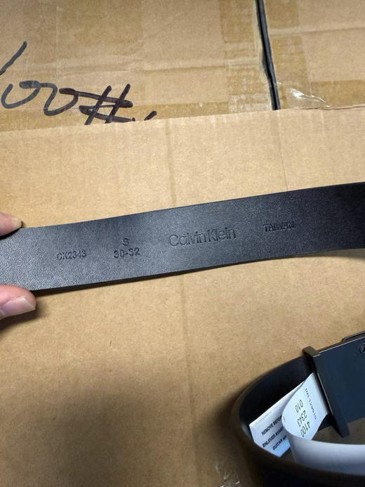 原单正品 CK头层牛皮腰带
1000多条清货
部分带绿色贴纸，原单出口
全部原版包装
2个尺码
S140斤之内  
M140-170斤
原价59.9美金 商品图13
