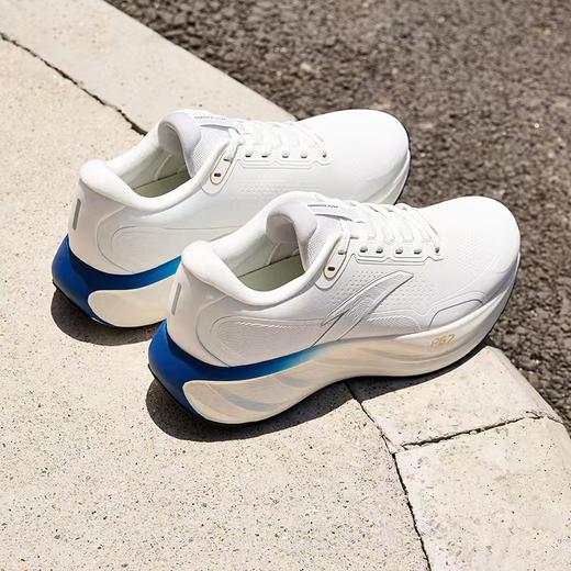 【爆款返场】安踏旅步2.5代丨PG7全新中底科技缓震运动鞋男子有氧慢跑跑步鞋112545545 商品图3