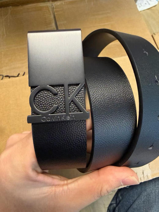 原单正品 CK头层牛皮腰带
1000多条清货
部分带绿色贴纸，原单出口
全部原版包装
2个尺码
S140斤之内  
M140-170斤
原价59.9美金 商品图9
