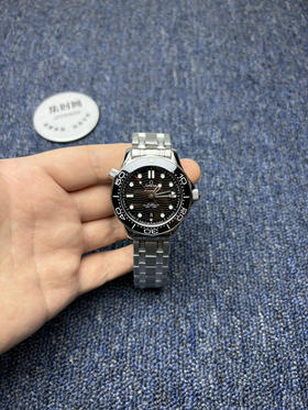升级版 经典欧米茄OMEGA海马300米系列“黑海马”潜水机械男士腕表
机芯：搭载进口原装西铁城